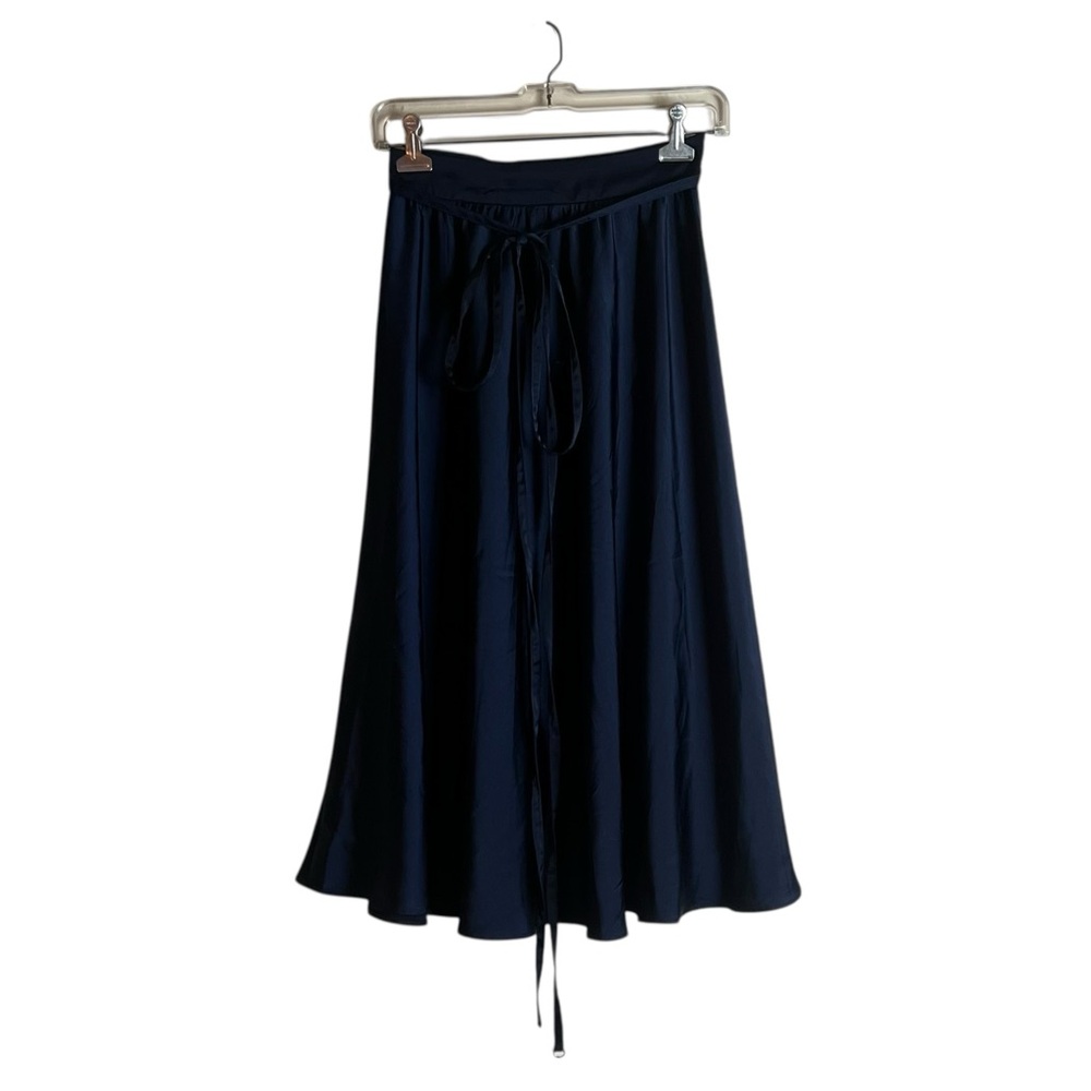 Zara basic navy satin effect skirt. Size xs